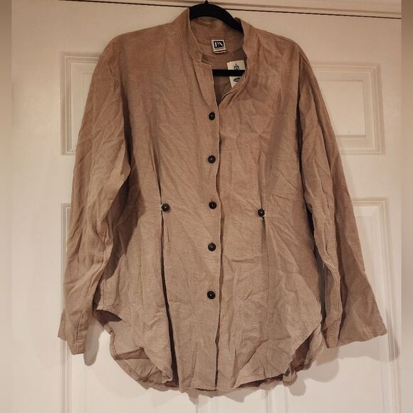 NWT PA Company Boston tan button up tunic Top M - Picture 1 of 5